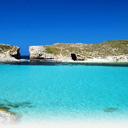 Deluxe Apartment Steps To St George'S Bay Saint Julian's Екстер'єр фото