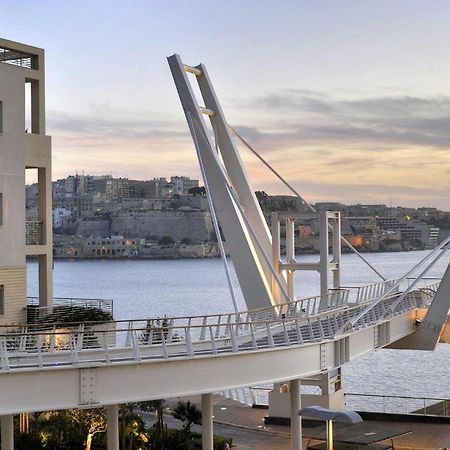 Deluxe Apartment Steps To St George'S Bay Saint Julian's Екстер'єр фото