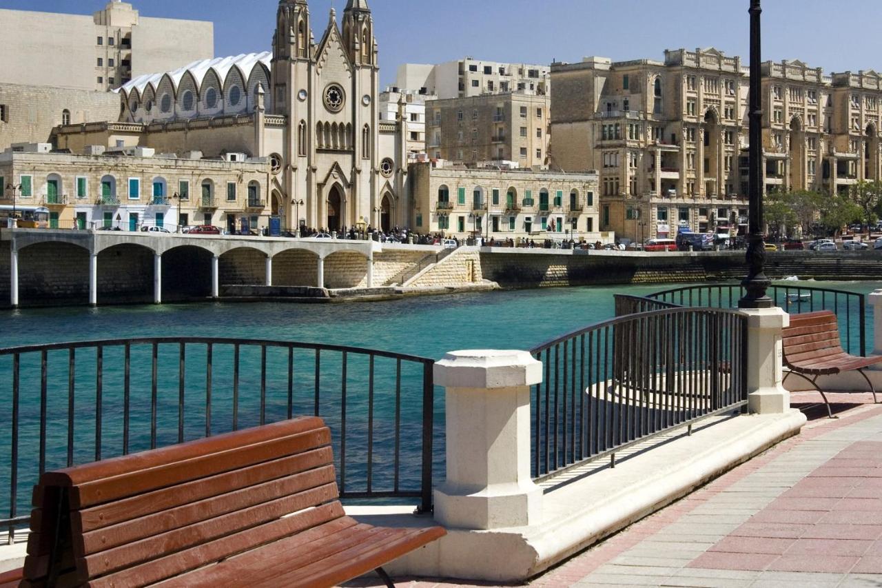 Deluxe Apartment Steps To St George'S Bay Saint Julian's Екстер'єр фото