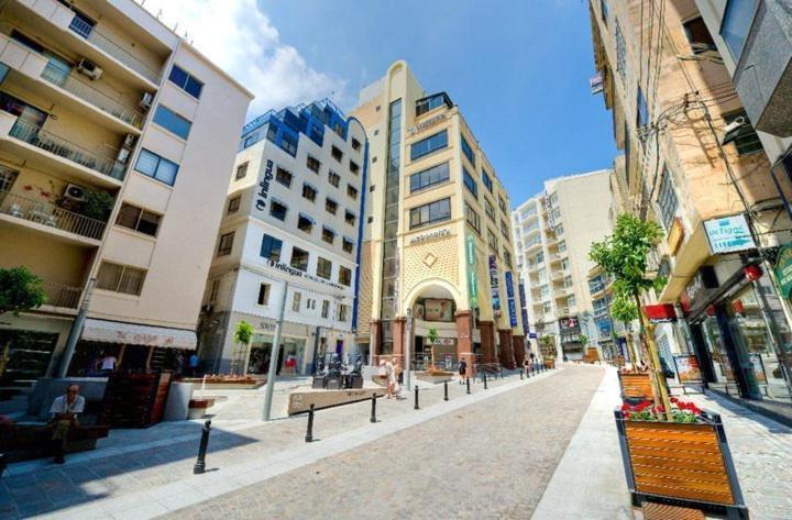 Deluxe Apartment Steps To St George'S Bay Saint Julian's Екстер'єр фото