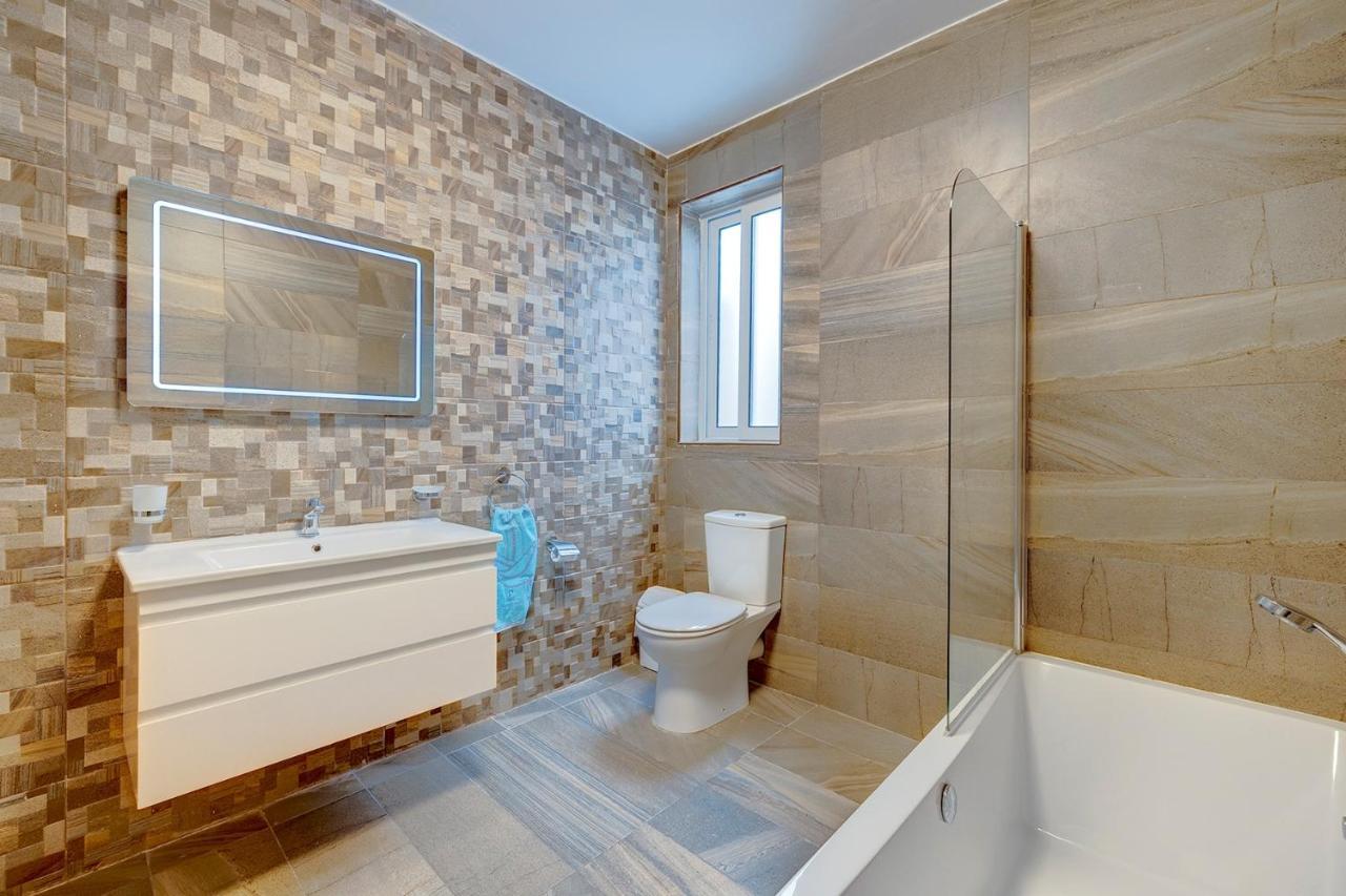 Deluxe Apartment Steps To St George'S Bay Saint Julian's Екстер'єр фото