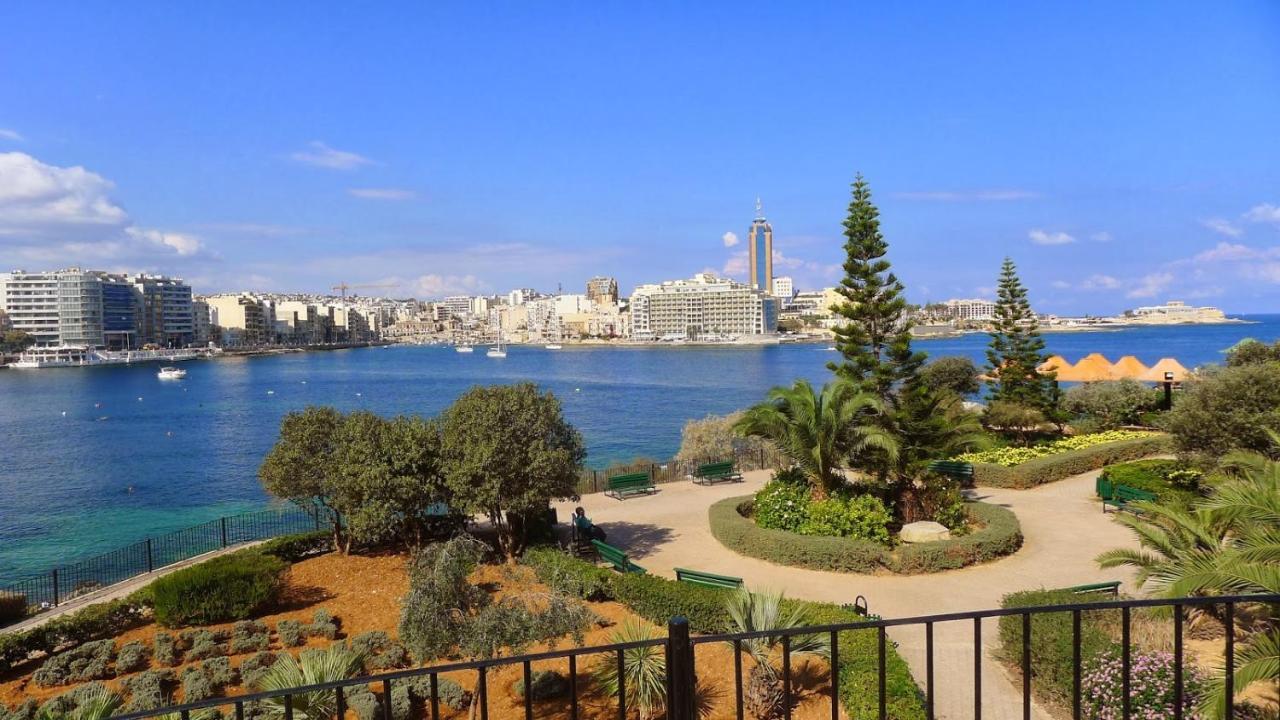 Deluxe Apartment Steps To St George'S Bay Saint Julian's Екстер'єр фото